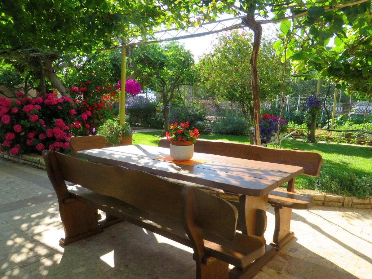Beach Apartment Roza Biograd Oneroom - Premium Location Biograd Na Moru Extérieur photo