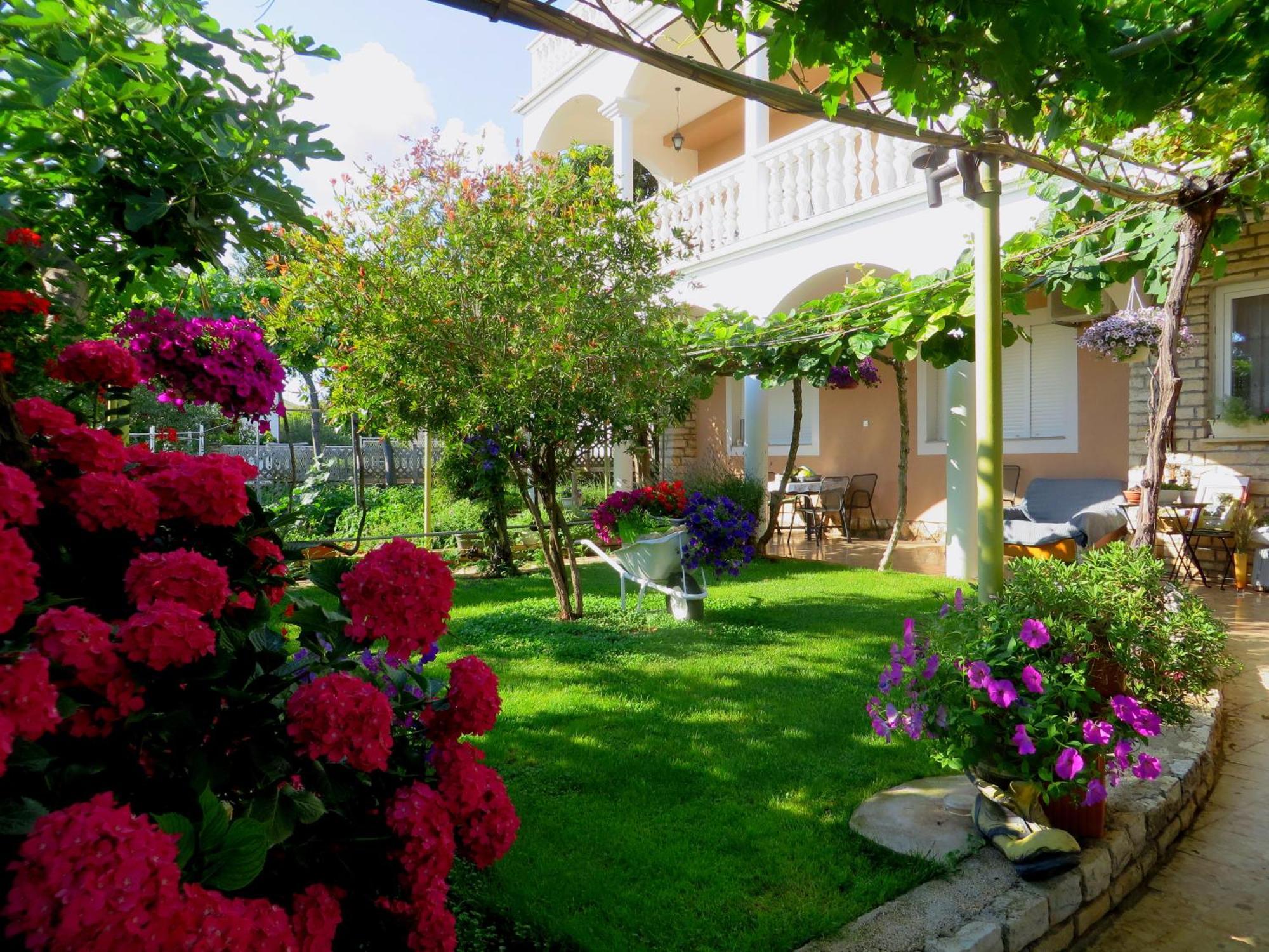 Beach Apartment Roza Biograd Oneroom - Premium Location Biograd Na Moru Extérieur photo